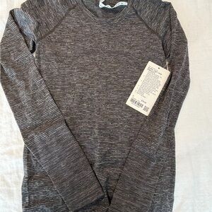 NWT lululemon swiftly long sleeve wee stripe graphite coal grey size 6